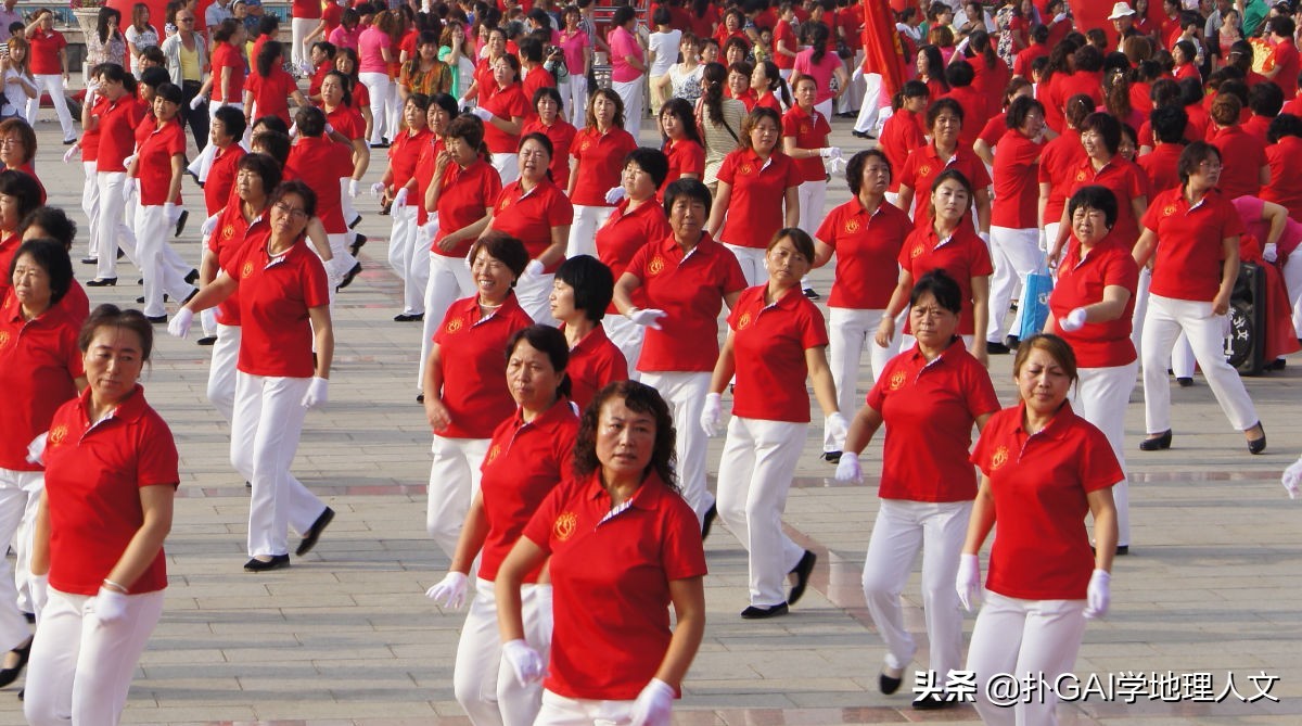 [广场舞图片]最火最简单广场舞有哪些？