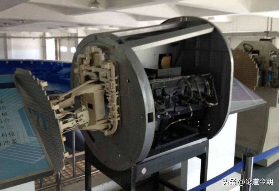 战斗机搭载雷达是厘米波吗？能不能搭载别的波段的？