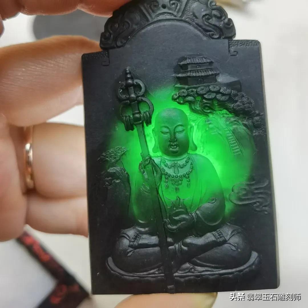 在线等懂玉的大神帮忙看看这个玉镯怎么样？
