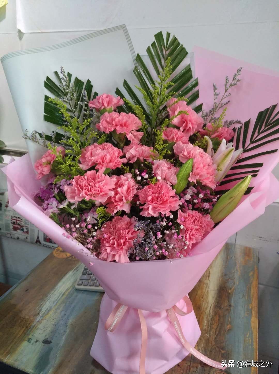 头部被打后头痛,躺着很痛,坐起来就稍微好点？：打的