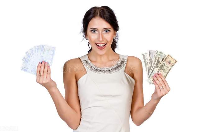 彩票中奖1000万能拿走多少？：2元买彩票中1000万