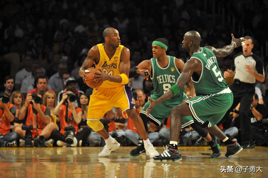 女款运动服装穿搭打球视频图片,怎样打好二三联防。篮球高手可以传个视频//?