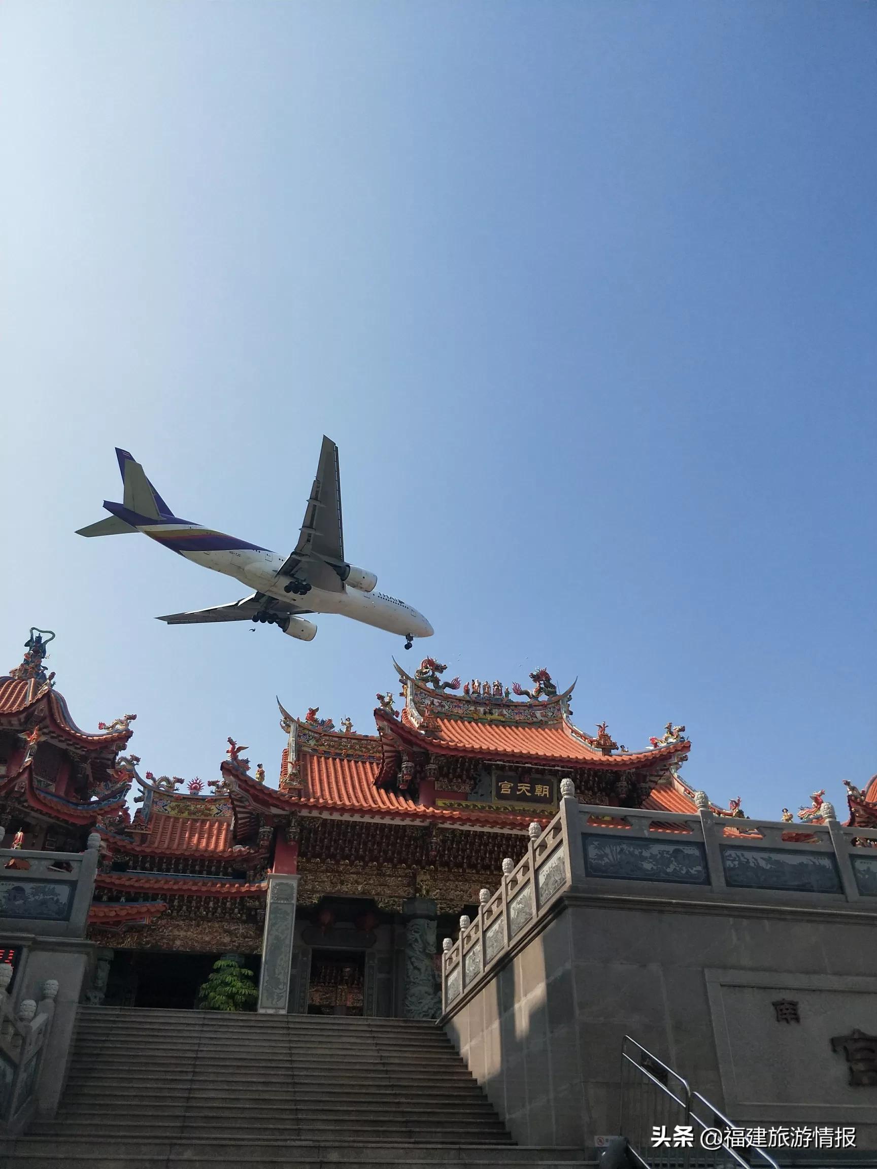廊曼机场起飞航班提前多久到机场？：航班提前15小时起飞