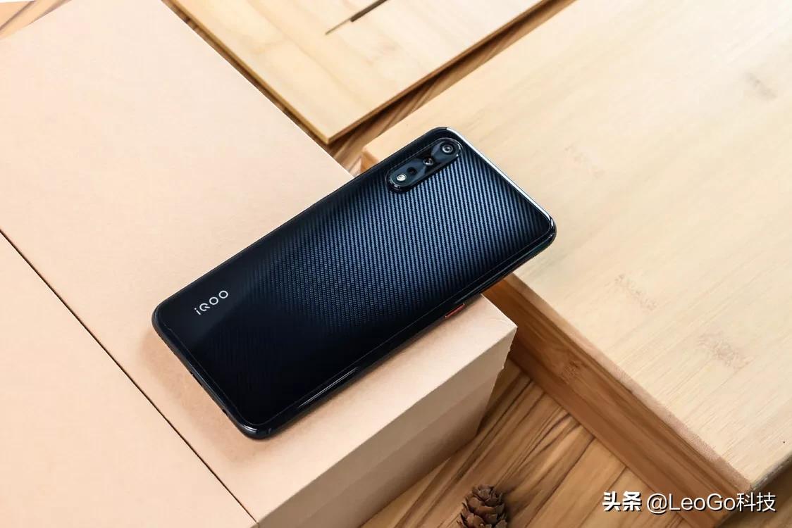 网络上那些做开箱评测的博主是怎么开始做起来的？：开箱体验