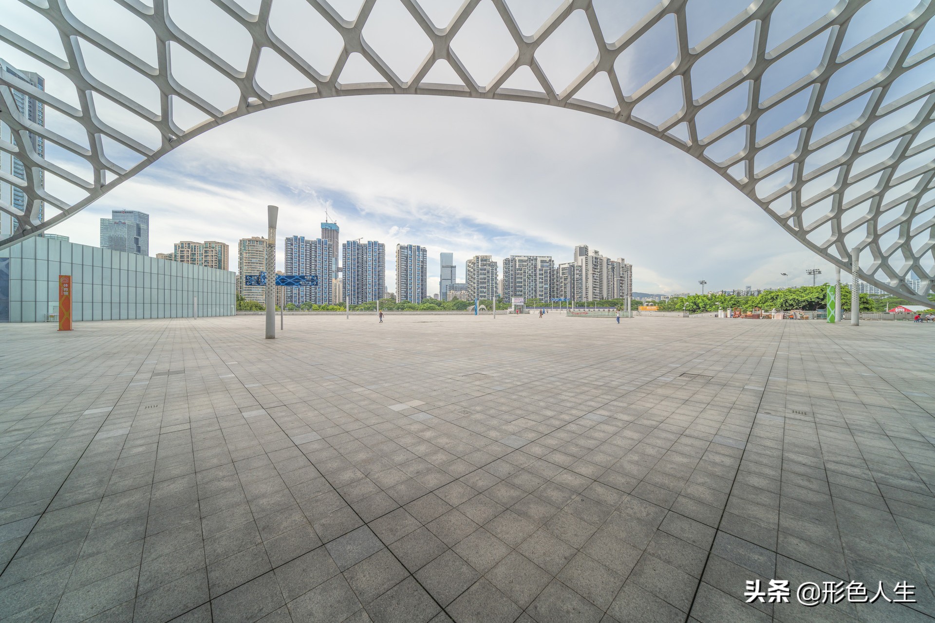 深圳一年的天气情况怎样？