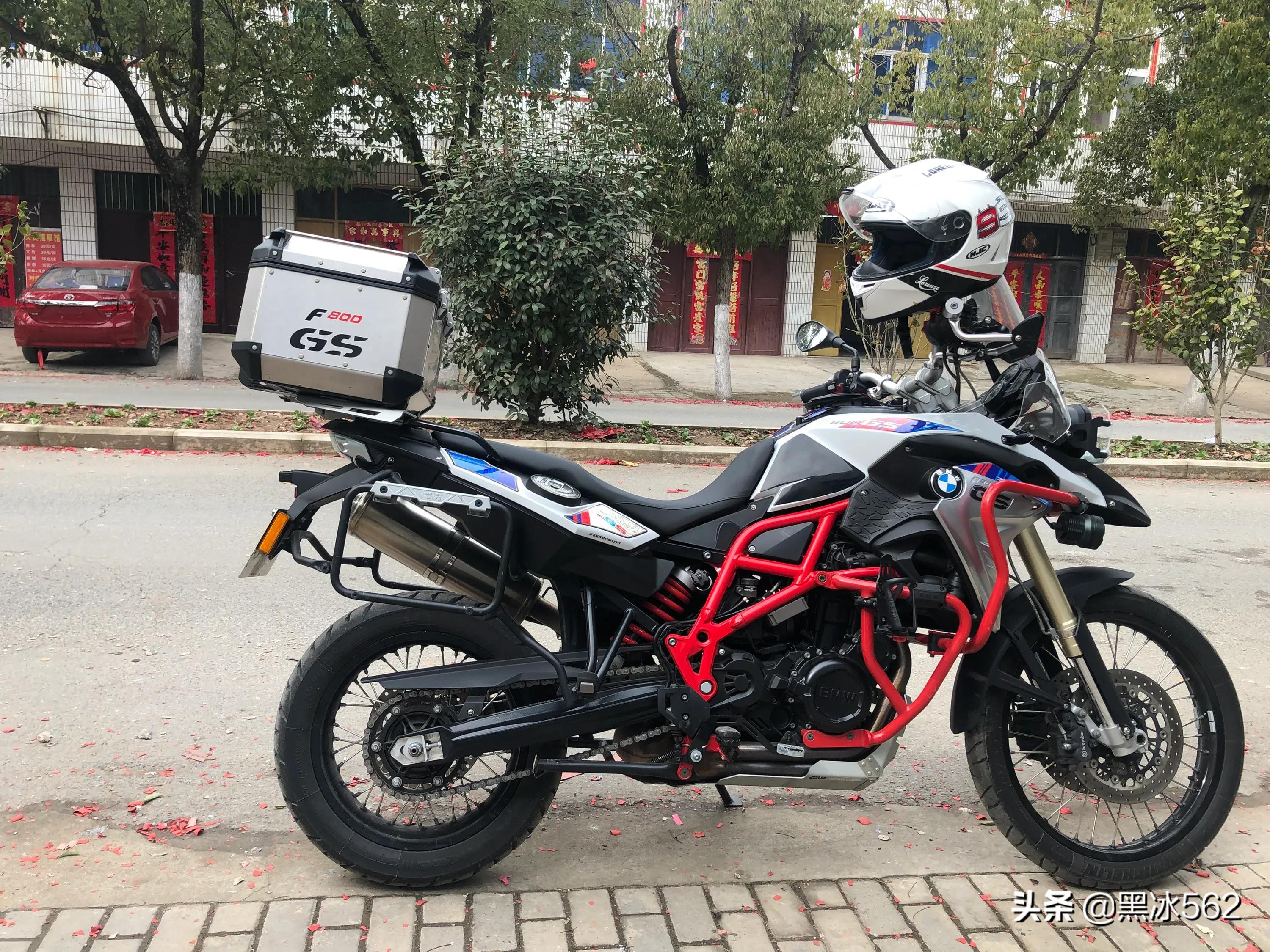 宝马750摩托车