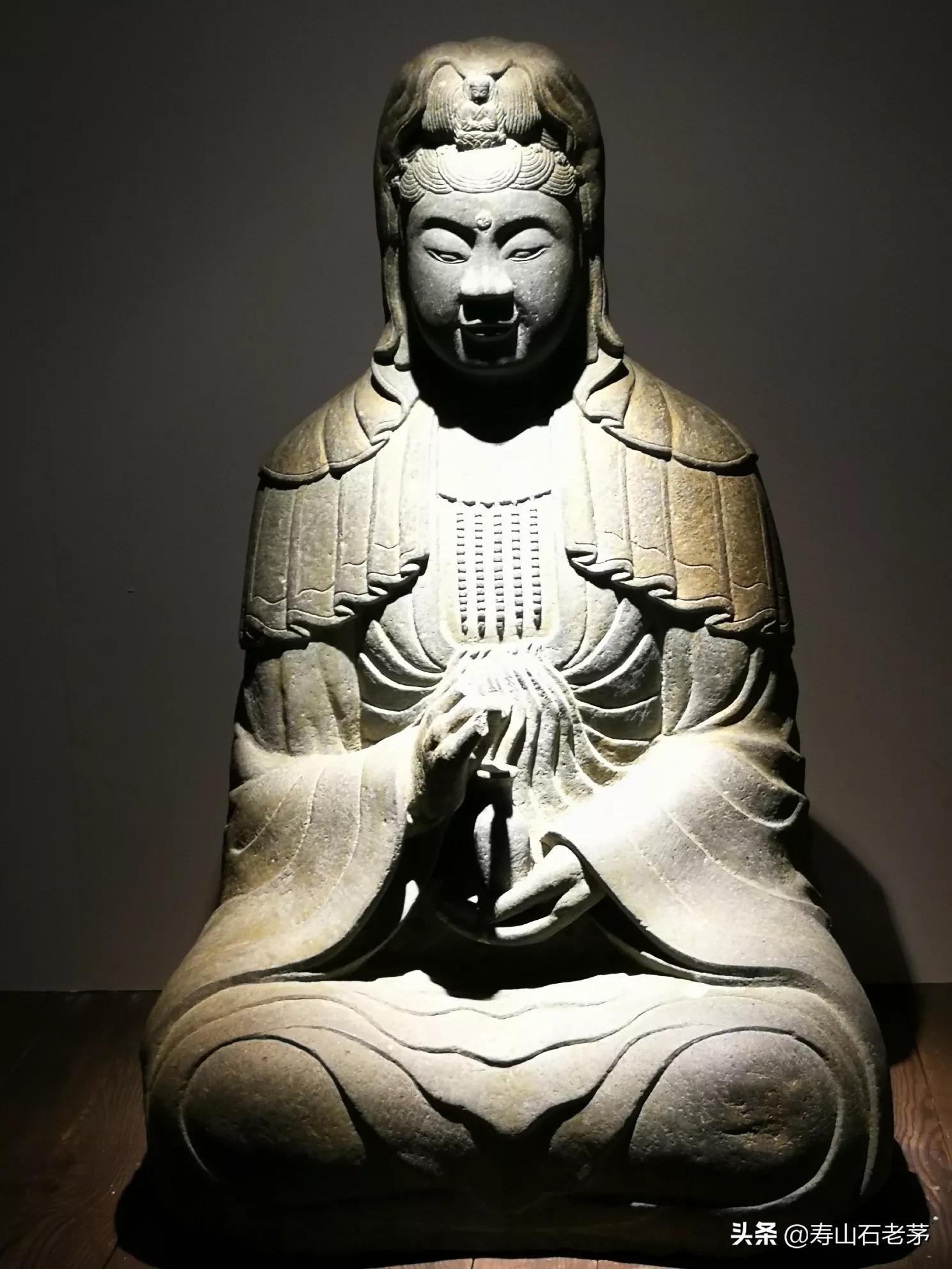 被骗百万卖家里3套房（南京女子挖到两块石头，网上鉴定师说能卖百万，差点被骗, 你怎么看？）