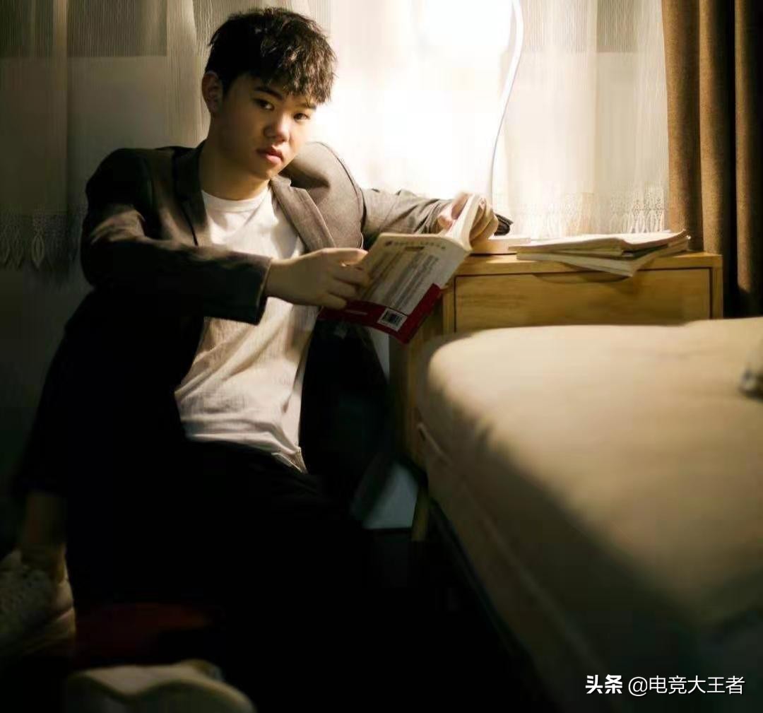 主播韩涵“澄清”事情经过，女方出轨在前，自己也是受害者，你怎么看？：男主播被指出轨粉丝