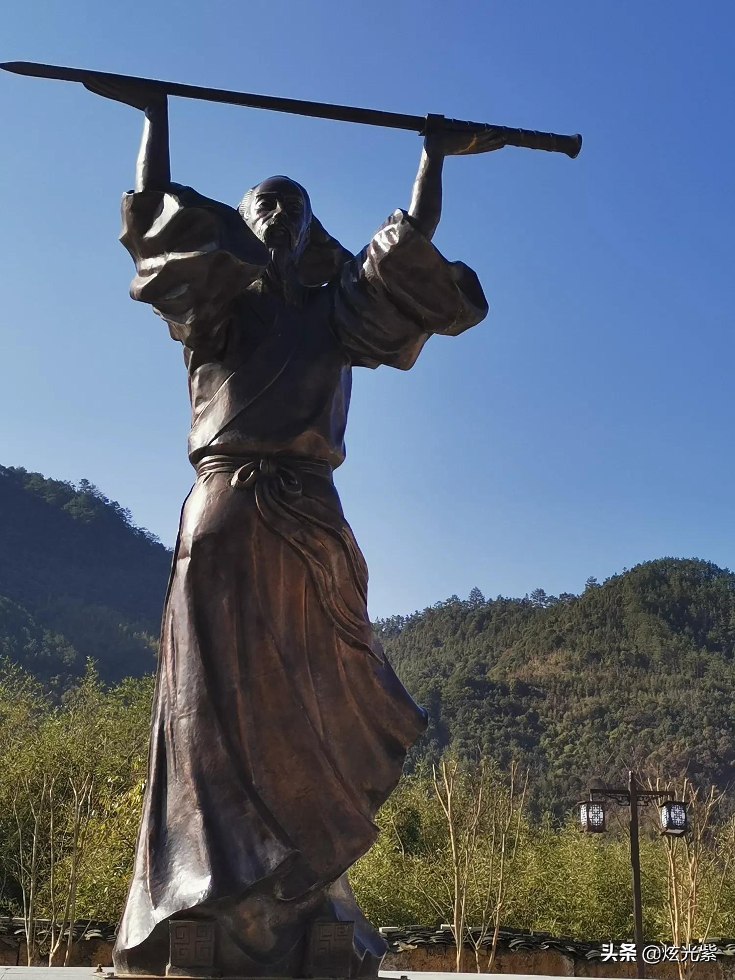 一月2次袭击中国游客（游客在旅游过程中对服务人员进行侮辱性语言攻击会承担责任吗？）