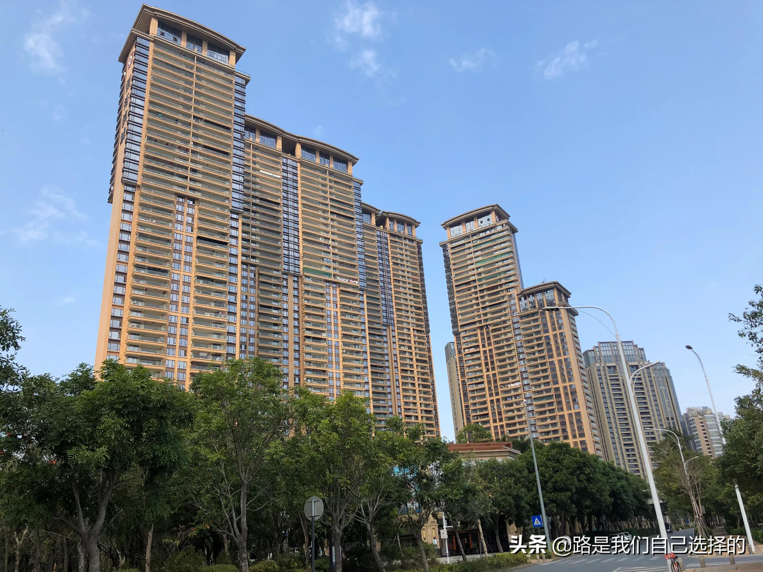 请问，第一次到深圳工作需要注意什么，需要带什么东西吗？