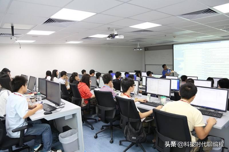 搭建网站用java还是