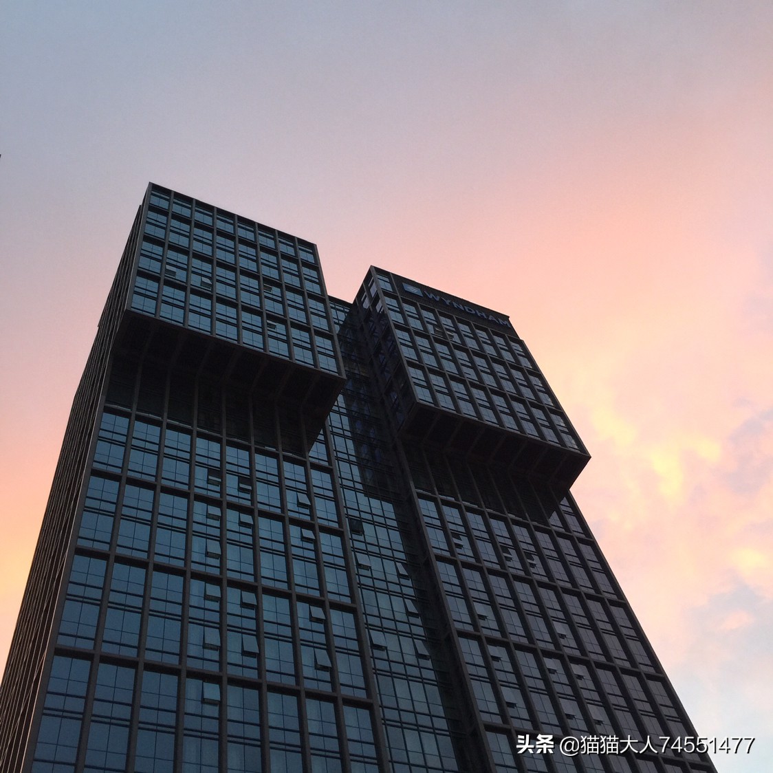 新澳今天晚上9点30一壬二癸和保时捷车主别车被拘与保时捷车主多次别车