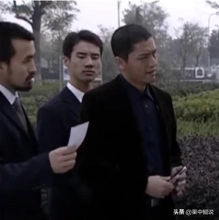 宝马被砸