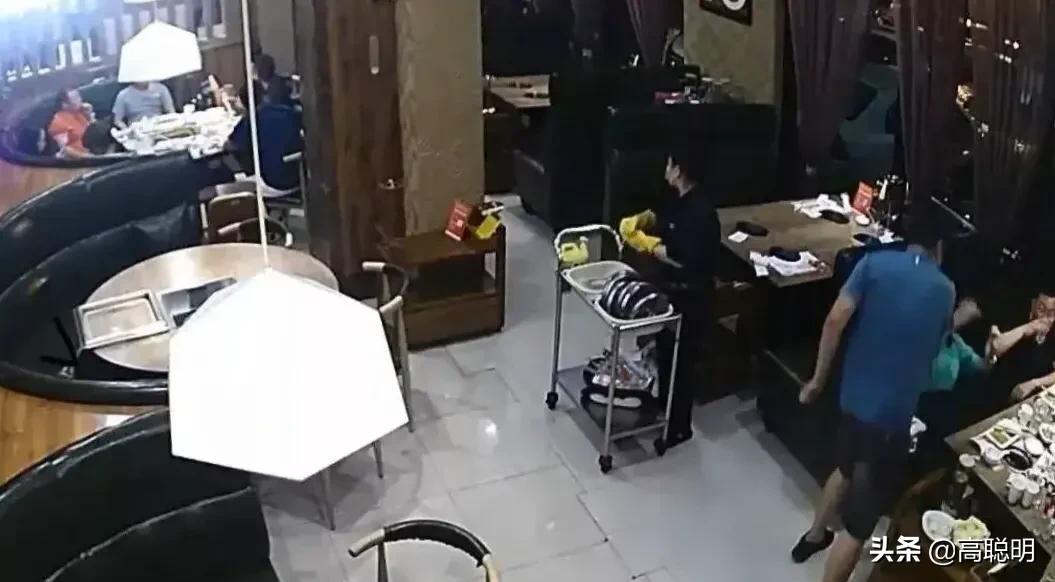 2中国人在日遭殴打