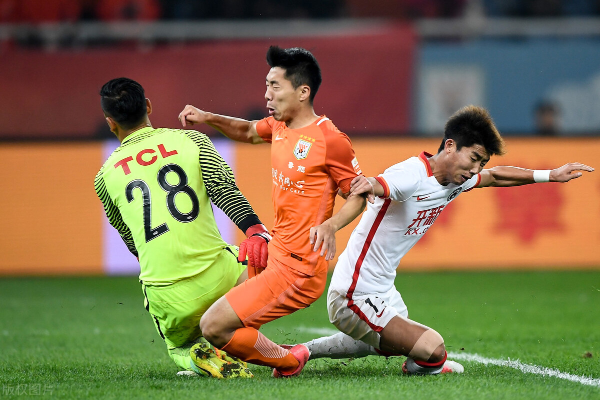 山东泰山队与广州队历史战绩？