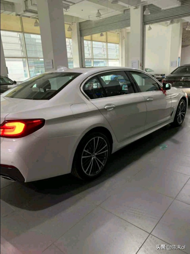 宝马5系轿车