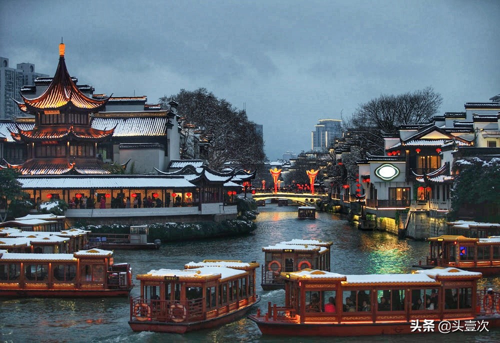 是寂寞（寂寞是一个人的聚会，聚会是一群人的寂寞这句话是出自那里？）