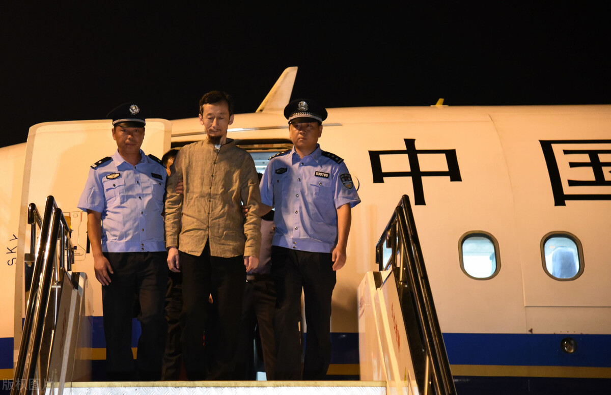 女红通人员海外生活，红通人员国外生活