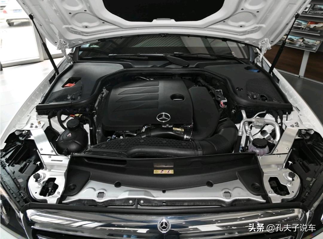 奔驰260轿车