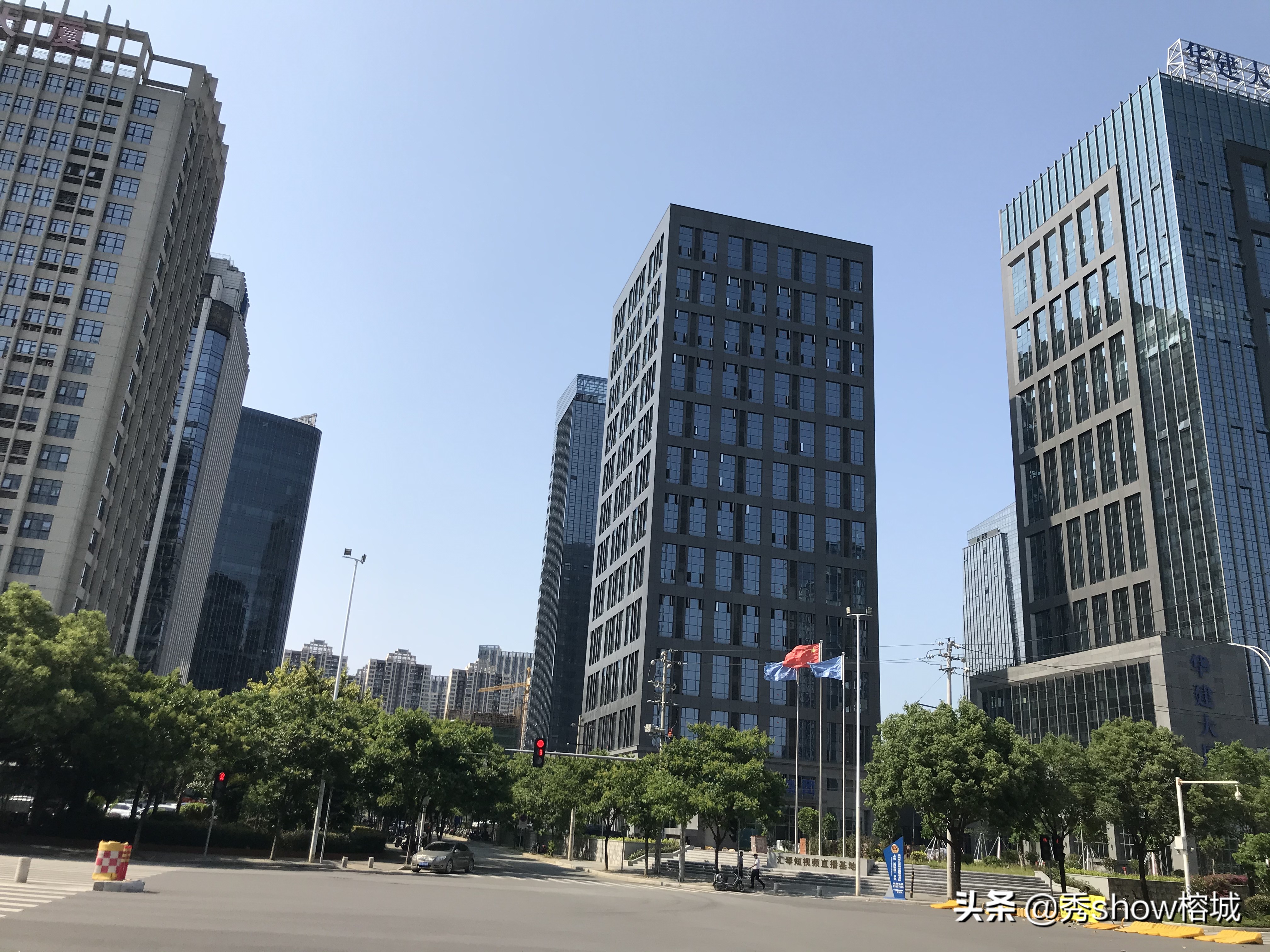 大家觉得未来厦门和福州谁发展潜力更大，更适合创业？