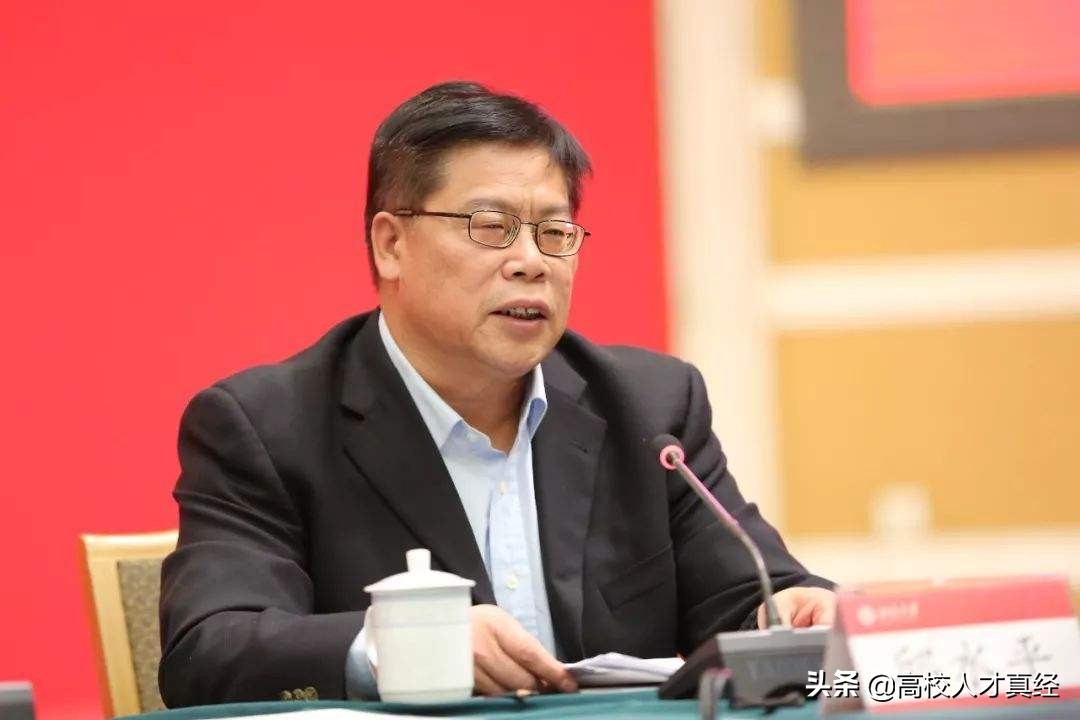 高校书记侵吞科研费（北大党委书记建议不要压缩重点高校科研经费，你怎么看？）