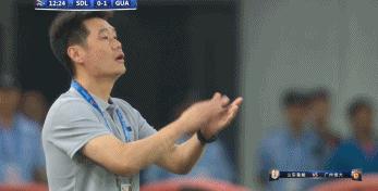门将扑出一球后死亡
