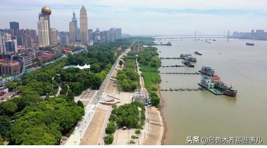 作为这次的疫情重灾区湖北，比起汶川大地震，哪个所受的伤害大？