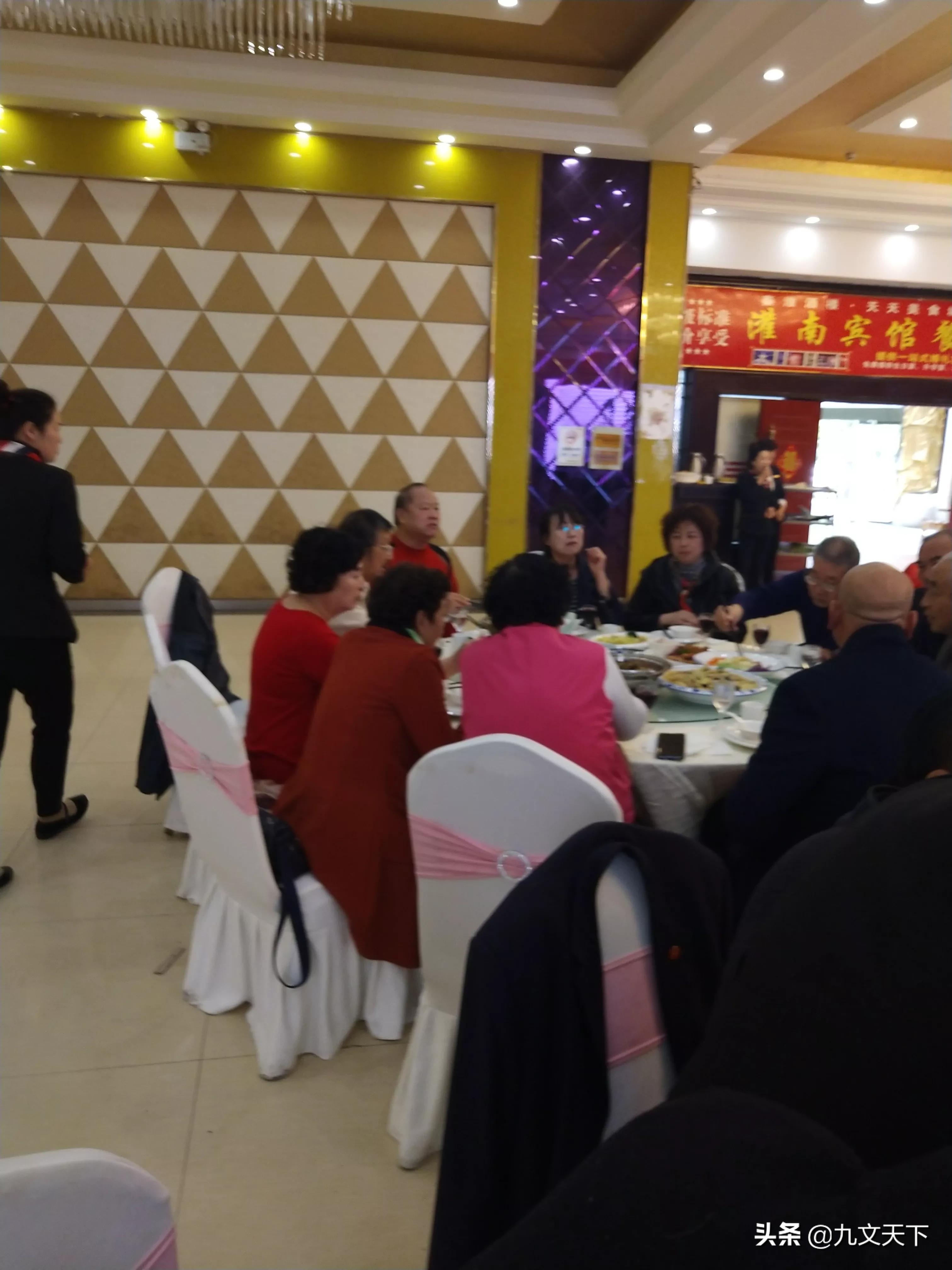 深圳一个公司领导拉帮结伙，全部安排自己老乡做下属，你怎么看？