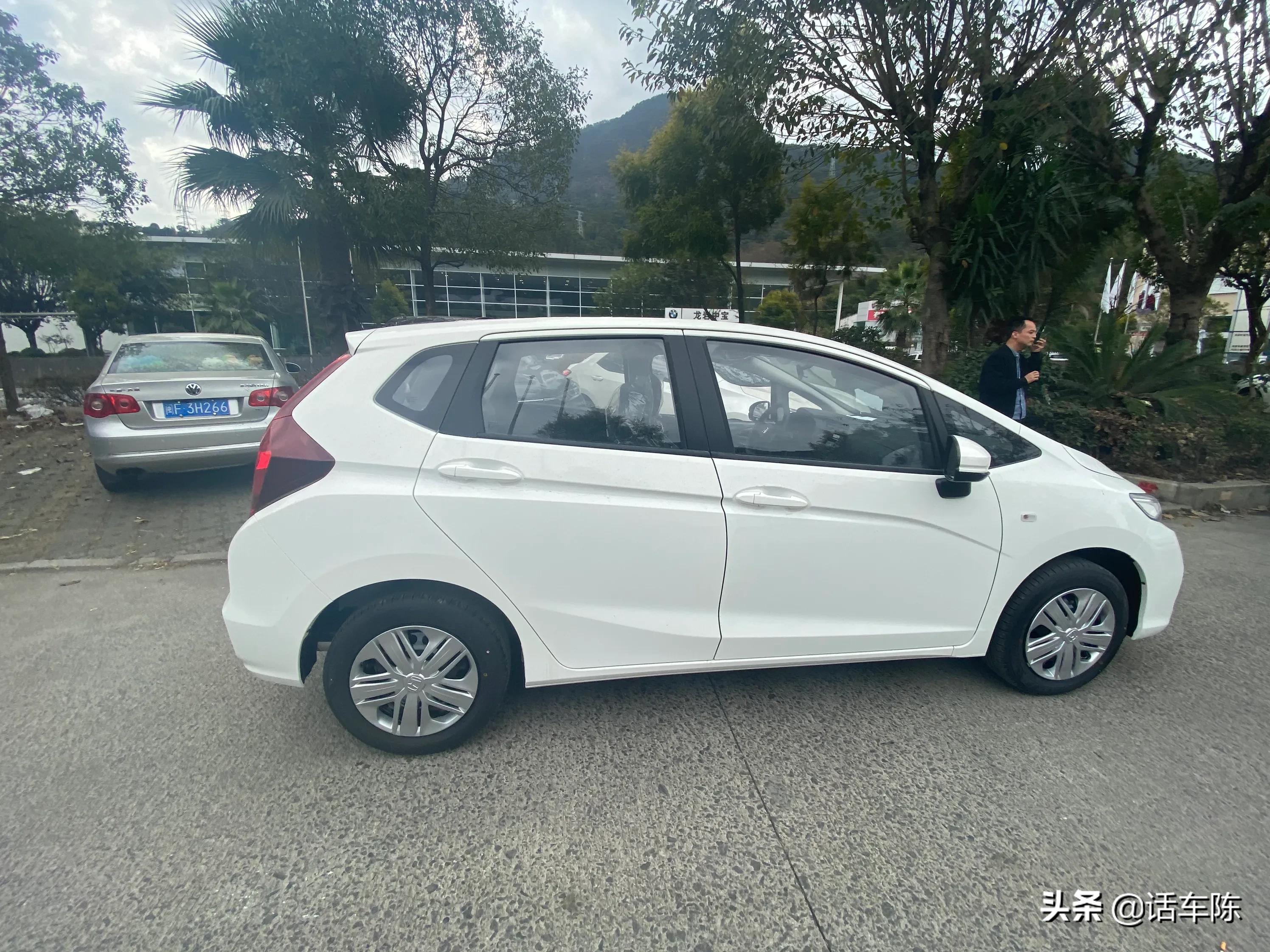 众泰2座汽车报价,众泰2座汽车报价及图片