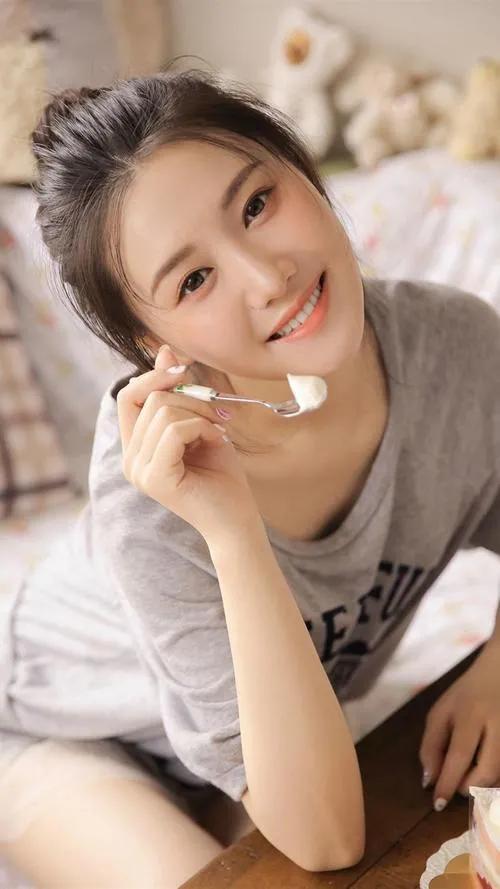 我女朋友跟我说我很真实,也不浮夸,还说我以后一定会对她好的,还会给她买包包衣服之类的,她说的是真? 我女朋友跟我说我很真实,也不浮夸,还说我以后一定会对她好的,还会给她买包包衣服之类的,她说的是真?