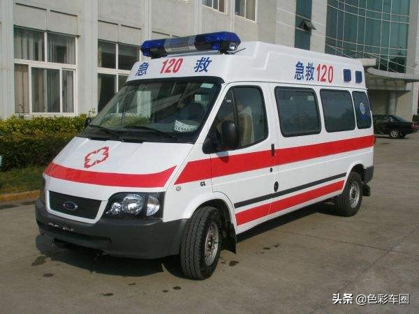 救护车奔驰