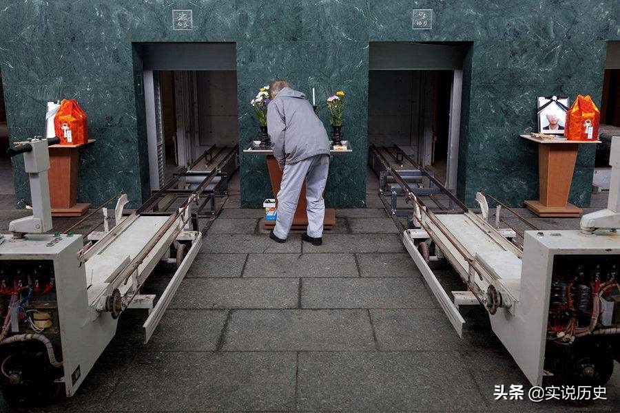 殡仪馆门卫要30以下