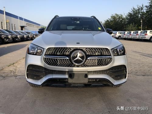 黑色奔驰图片
