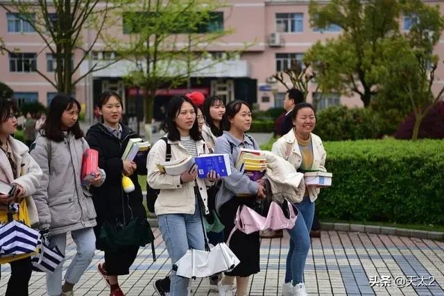 《自然》发文称，大量在美中国科研人才流失将是美国巨大损失，你怎么看？：美国劳动力市场流失