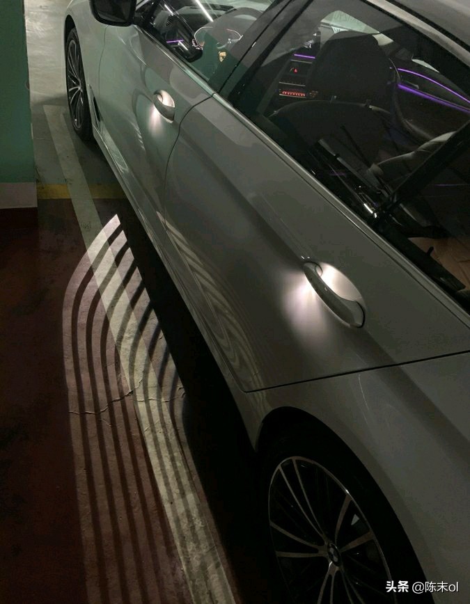 宝马5系轿车