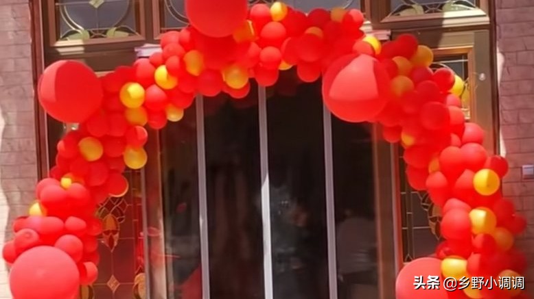 小县城婚庆酒店多少钱，小县城婚庆酒店多少钱一桌