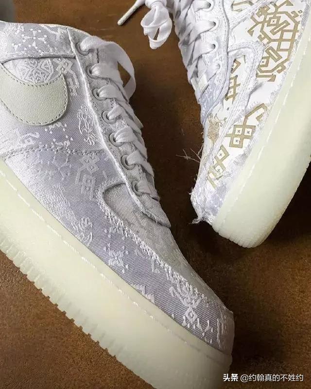 耐克起诉陈冠希违约（陈冠希出过哪些与耐克联名的球鞋，CLOT x Nike联名球鞋值得入手吗？）