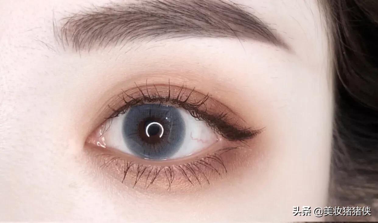 美妆好物分享眼妆
