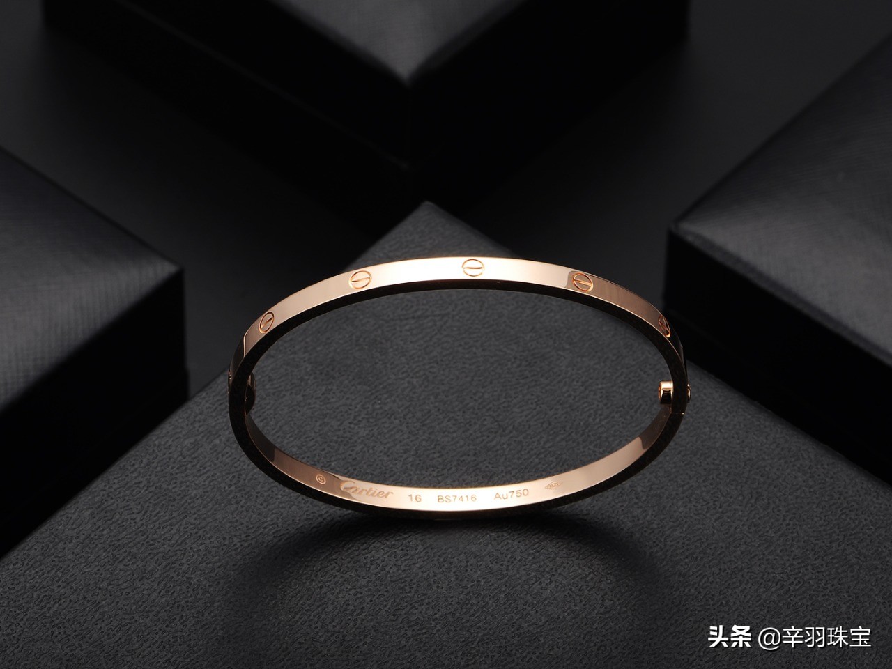 戴项链引发首饰病（为什么戴首饰会过敏?怎么处理？）
