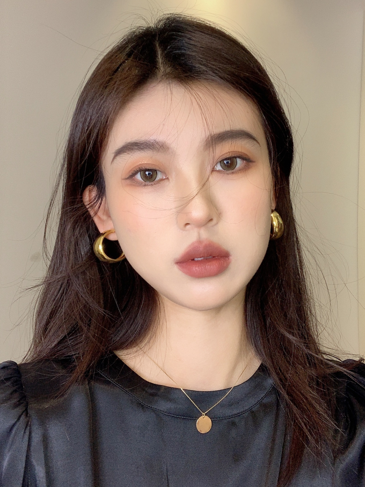 大脸如何化妆技巧
