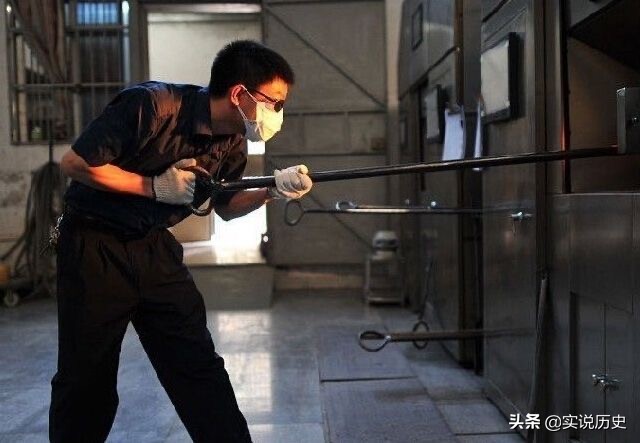 殡仪馆门卫要30以下