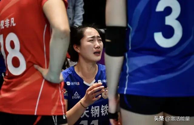 江苏女排2-3广东惨遭三连败,赛后荣膺得分王的张常宁痛哭不已,蔡斌该不该下课谢罪? 江苏女排2-3广东惨遭三连败,赛后荣膺得分王的张常宁痛哭不已,蔡斌该不该下课谢罪?