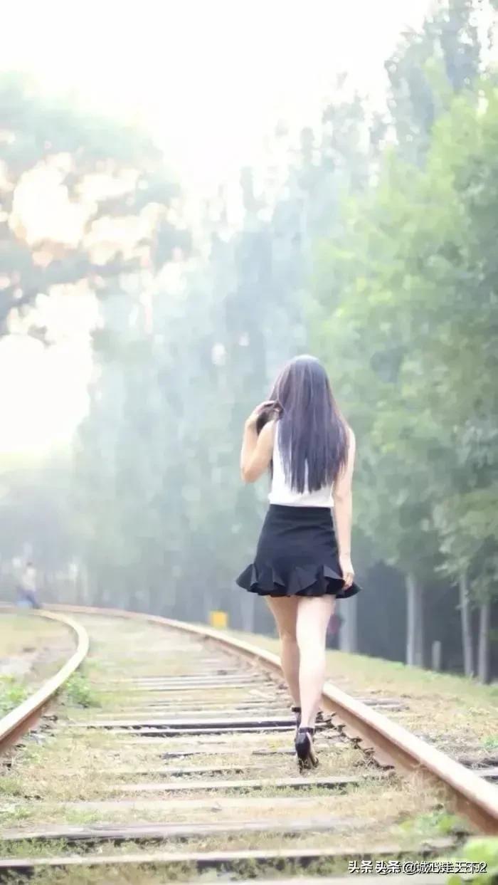 如果一个女孩对你说命苦,应该怎么安慰她呢?:苦命少女 如果一个女孩对你说命苦,应该怎么安慰她呢?:苦命少女