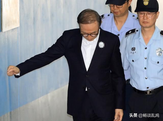 朴槿惠与李明博再会（李明博案已尘埃落定，朴槿惠案何时水落石出？）