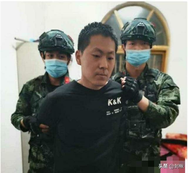 男子判死刑后再杀人（永康男子怀疑同居女友出轨，用电线将其勒死，并抛尸至小竹林里，犯故意杀人罪被判死缓，你怎么看？）