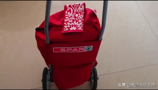 小学的“跳蚤市场”热闹非凡，成人的“跳蚤市场”能办起来吗？