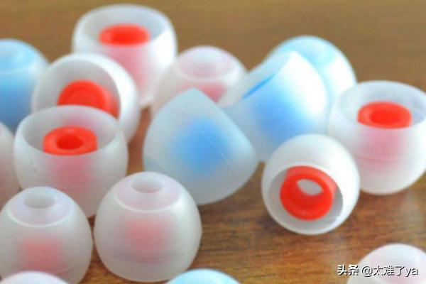 耳机脏了怎么清理（耳机脏了怎么清洗？）