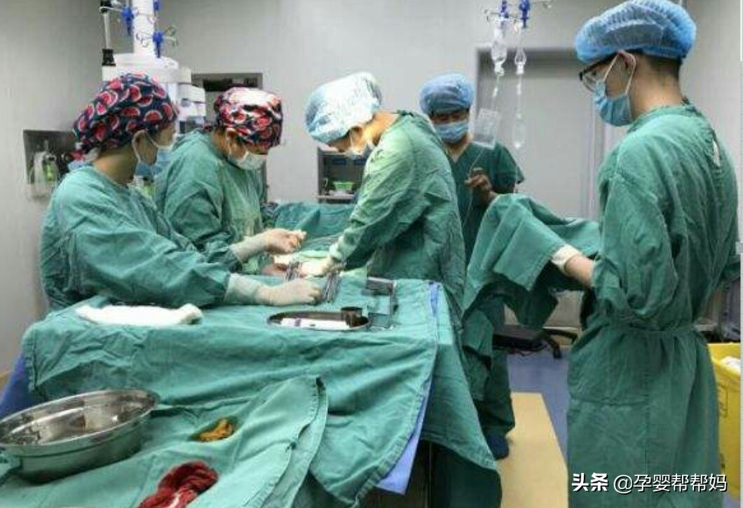 3女子带4孩多次续面