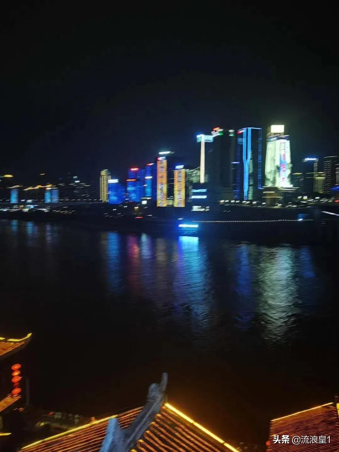 重庆和西北哪个繁华一些