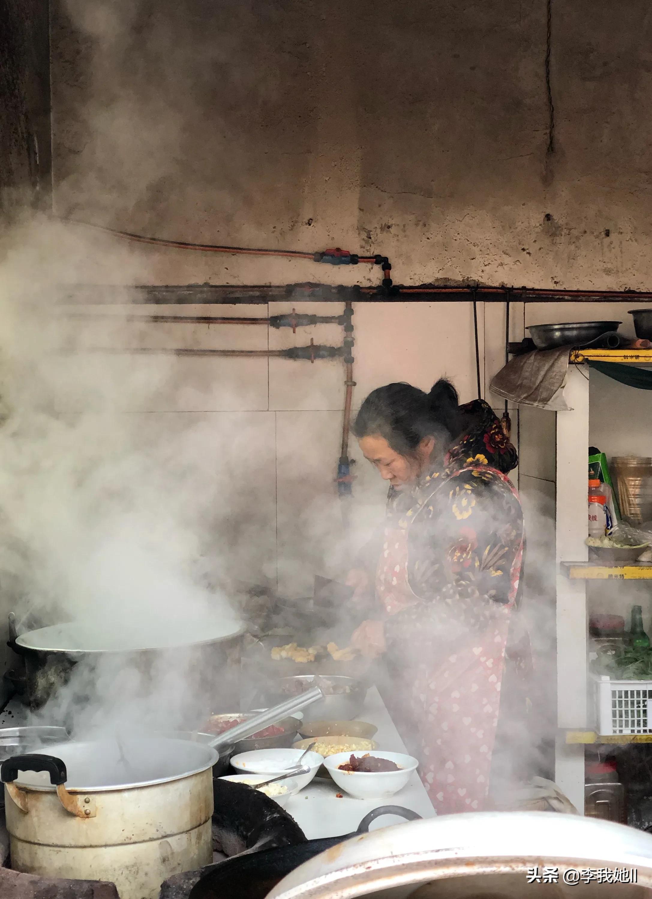 [照片全家福]过年的时候有多少家庭喜欢拍全家福照片？拍全家福对于中国人来说有着什么意义？